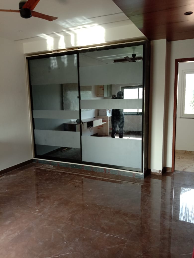 lacquer-glass-wardrobes-dealers-manufacturers-suppliers-in-noida-greater-noida-india